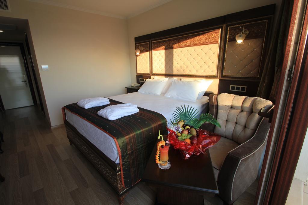 Royal Palace Kusadasi Hotel Δωμάτιο φωτογραφία